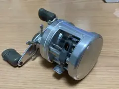 シマノ カルカッタ200 中古品