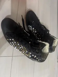 BARONS PAPILLON スタッズスニーカー