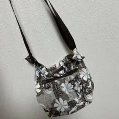 【匿名発送】ハンドメイド花柄ショルダーバッグ