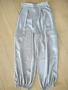 サテンカーゴパンツ サイドポケット付き