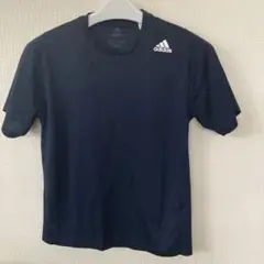 アディダスTシャツ