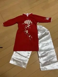 ベトナム　アオザイ　セットアップ　刺繍