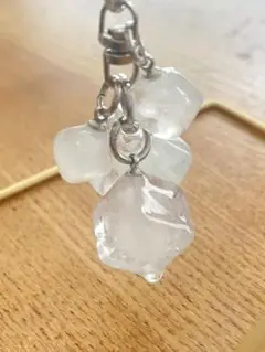 レジン氷　溶けない氷キーホルダー