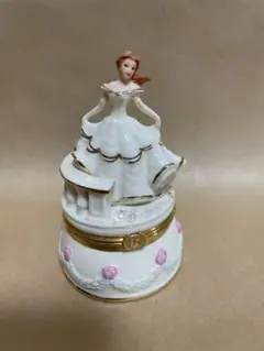 ディズニー　Disney  レノックス美女と野獣 ベル  置物