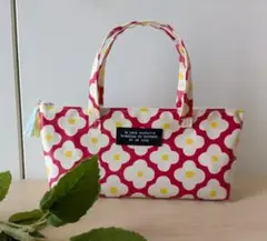 ♡Handmade♡　持ち手付きラミネートポーチ