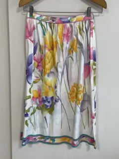 LEONARDレオナール白地に綺麗な花柄のスカートL美品　最安値❣️