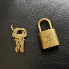 ルイヴィトン Louis Vuitton 南京錠 ネックレス