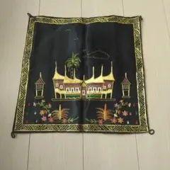 【新品未使用】クッションカバー 　刺繍