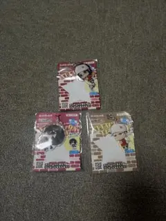 進撃の巨人　アクリルキーホルダー 3個セット