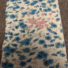 着物ハギレ　約13×140 薄クリームに水色青白ピンク　小花　かわいい　花尽くし