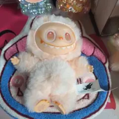 ラブブ 3代目(LABUBU)キーホルダー