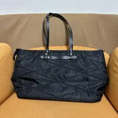 美品　黒いナイロンキルティングショルダーバッグ