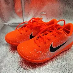 NIKE ナイキ　キッズフットサル　トレーニングシューズ １７cm