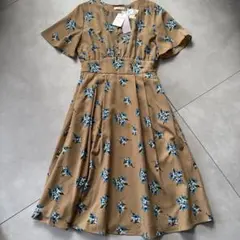 花柄ワンピース