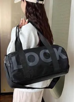 LOOKロゴ ブラックボストンバッグ 中型　旅行　部活　スポーツ　ヨガ