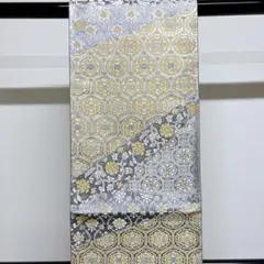 六角華紋や唐花が織られた袋帯