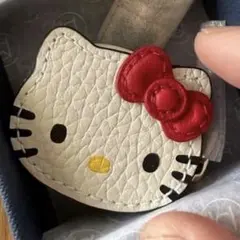 ハローキティ　キーホルダー　ウインク