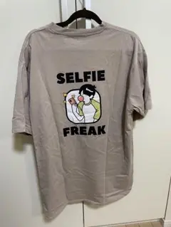 SELFIE FREAK ベージュ Tシャツ Mサイズ