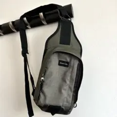 QUIKSILVER スリングバッグ オリーブグリーン クイックシルバー