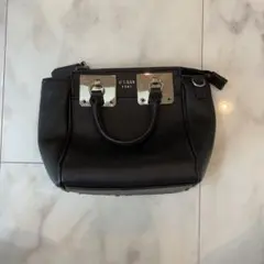 GUESSハンドバッグ