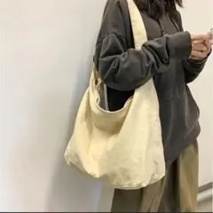 【ラスト1点！】白色 ショルダーバッグ 男女兼用 カジュアル キャンバス