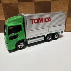 トミカ　UDトラックス　クオン　ウイング車