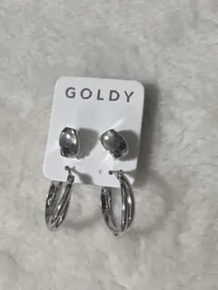 GOLDY ピアス