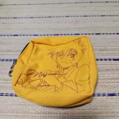 キャラクターイラストの黄色ポーチ