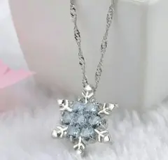 新品未使用シルバーチェーンアクアマリンクリスタル雪の結晶モチーフネックレス 綺麗