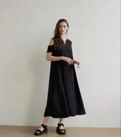 ミエリインヴァリアント Grace Cutting Flare Dress 黒