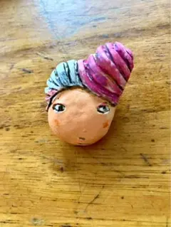 手作り粘土ブローチ 顔デザイン