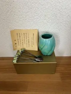 辻輝子作 陶器製 小型オブジェ 辻輝子さんの作品 器