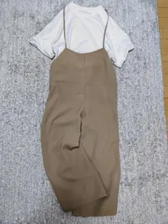 GU　サロペット　S　ベージュ