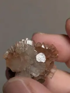 モロッコ産アラゴナイト グリーン、オレンジ　高品質　綺麗な放射状の結晶の形