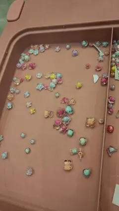 多色プラスチックピンバッチセット