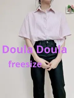Doula Doulaレディース　半袖シャツ　白　赤　ストライプ　フリーサイズ