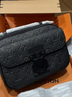 Louis Vuitton ブラック ショルダーバッグ