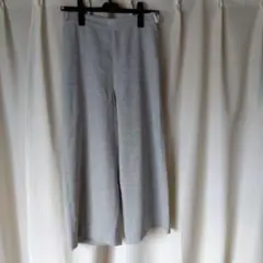 INDIVI グレー ストレートカット ガウチョパンツ