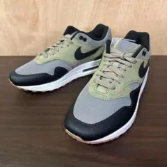 Item thumbnail for item 2a33c03d-2da3-4bf8-bc1b-86e778887350