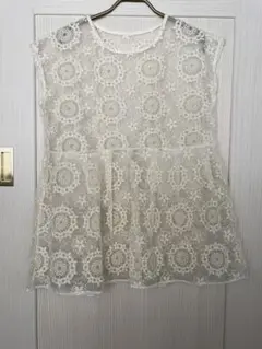 VlVIENNE 刺繍プルーオーバー
