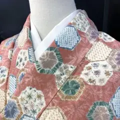 【着】14160t 着物 小紋 変わり亀甲文様