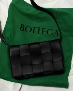BOTTEGA ブラックショルダーバッグ