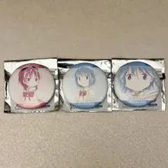 魔法少女まどか☆マギカ　缶バッジ　佐倉杏子　美樹さやか