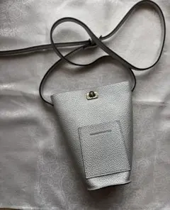 ショルダーバッグ　シルバー