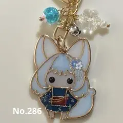 286 狐の女の子の花火の浴衣姿　ハンドメイドキーホルダー