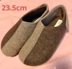 Item thumbnail for item b4589599-89cf-42a8-a85e-73a4f13420c6