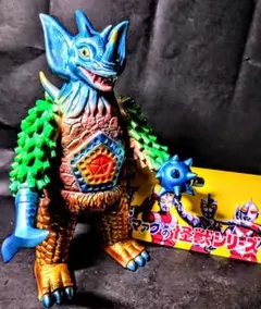ブルマァク　ミドル　タイラント　パープル　ウルトラマン ソフビ/ブルマァク BULLMARK/リトルタイラント/パープル｜墓場の