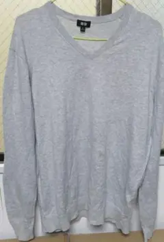 【赤字】UNIQLO ライトグレー Vネックセーター XLサイズ