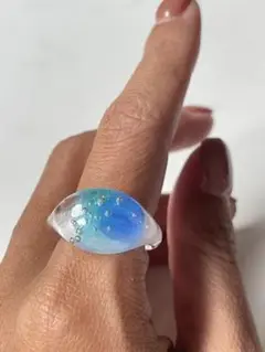 海を包んだガラスの指輪