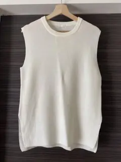GU ノースリーブ　ニット